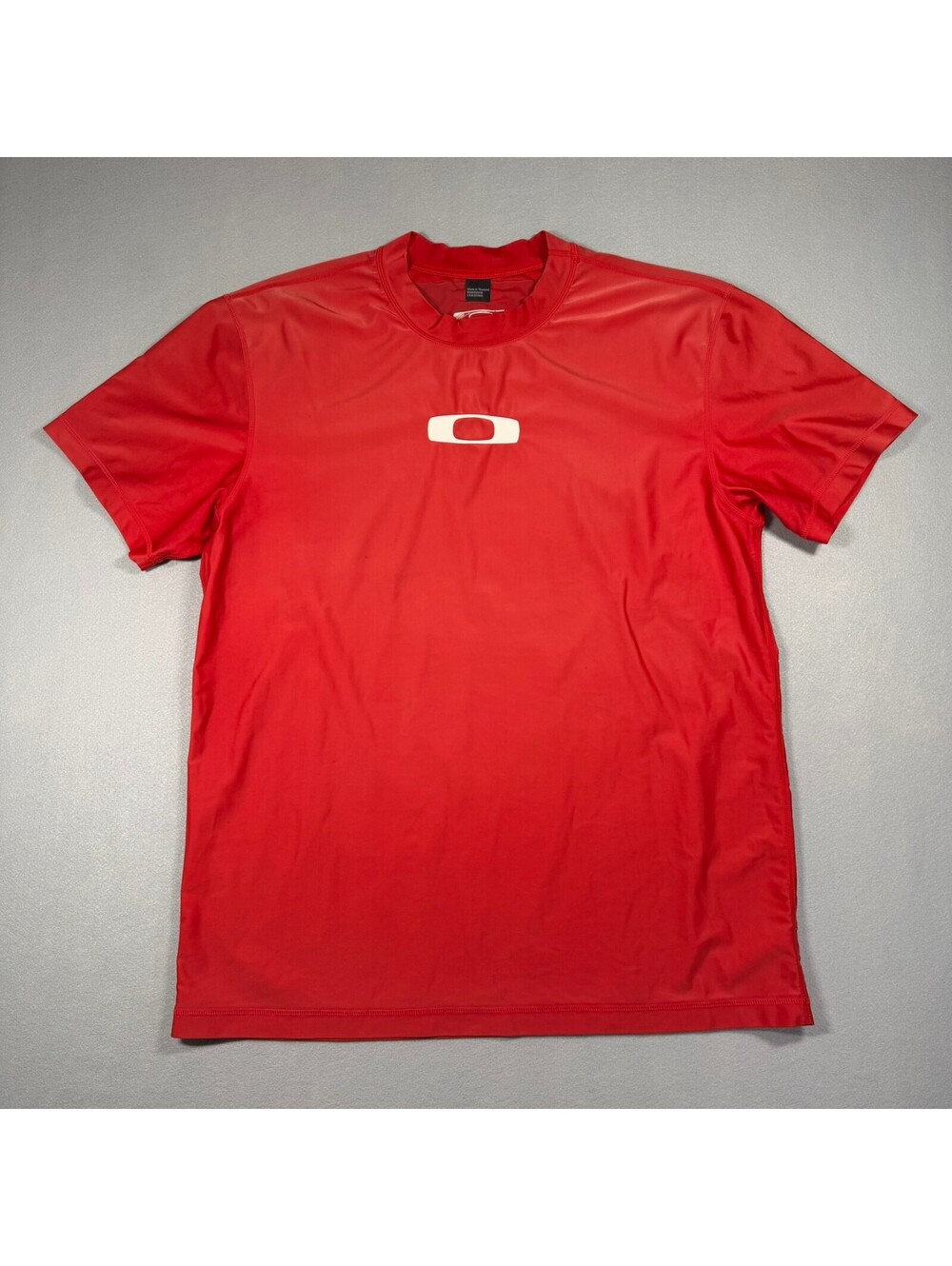 VTG Oakley Men's Short Sleeve Compression Shirt Red Size L Athletic Rashguard